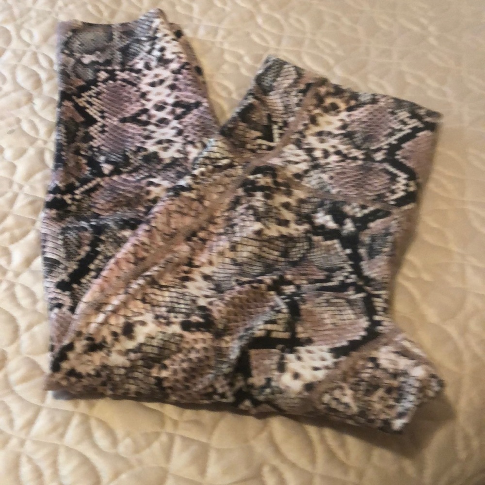 Evolution and creation work out cropped pants L